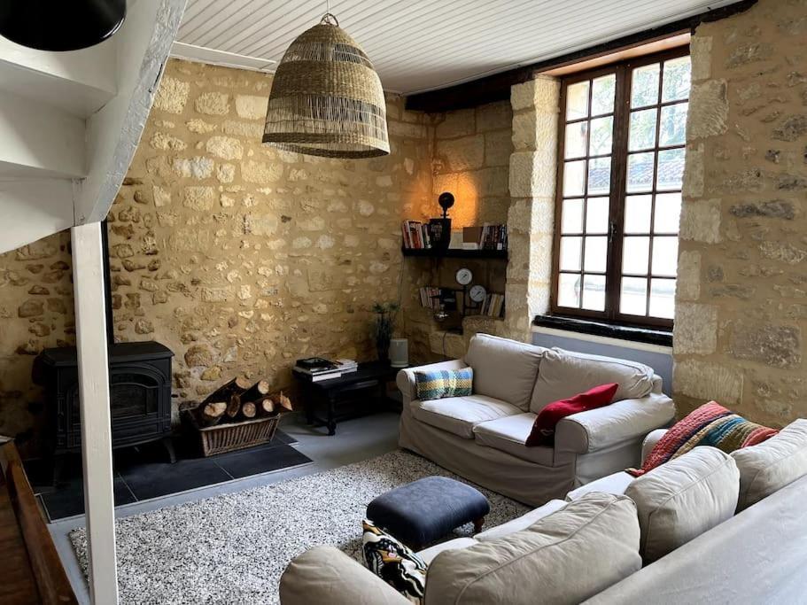 Cozy Town Centre Cottage Beaumont-en-Perigord Exterior photo